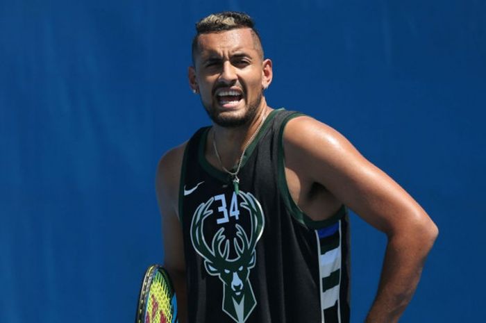 Petenis tunggal putra Australia, Nick Kyrgios, saat menjalani sesi latihan pada turnamen Brisbane In