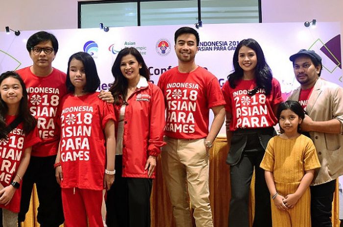 Sejumlah artis dalam konferensi pers peresmian lagu Asian Para Games 2018, Song of Victory, di GBK Arena, Jakarta, Senin (24/9/2018