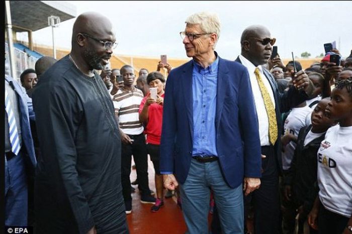  Arsene Wenger dan mantan pemain AS Monaco sekaligus presiden Liberia, George Weah. 