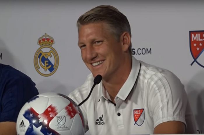 Pemain Chicago Fire, Bastian Schweinsteiger, dalam sesi konferensi pers jelang laga MLS All-Stars kontra Real Madrid