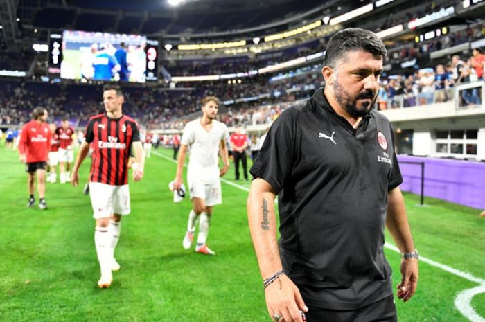 Pelatih AC Milan, Gennaro Gattuso, meninggalkan lapangan setelah laga International Champions Cup kontra Tottenham Hotspur di US Bank Stadium, Minneapolis, Minnesota, Amerika Serikat pada 31 Juli 2018. 