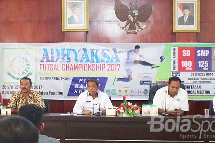 Suasana rapat panitia Adhyaksa Futsal Championship 2017 .