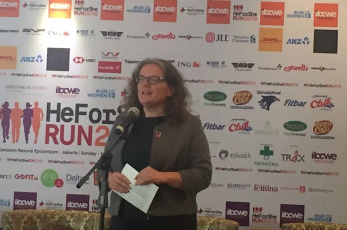 Perwakilan UN Women, Sabine Machl, pada konferensi pers HeForShe Run 2018 di Jakarta, Selasa (27/2/2018).