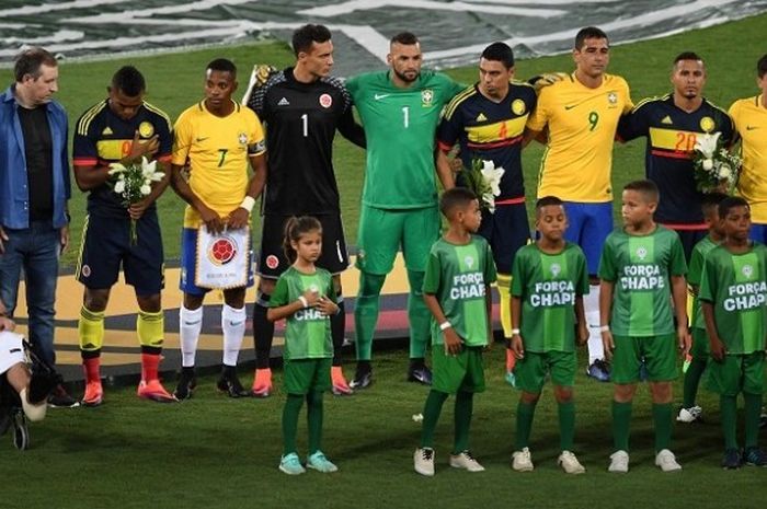 Brasil dan Kolombia menyelenggarkan laga amal untuk Chapecoense di Stadion Olimpiade Rio, Rabu (25/1/2017). 