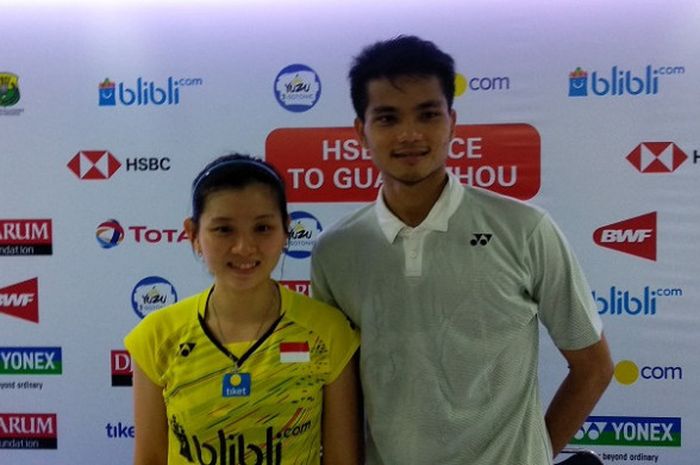 Pasangan ganda campuran Indonesia, Ricky Karanda Suwardi (kanan) dan Debby Susanto.