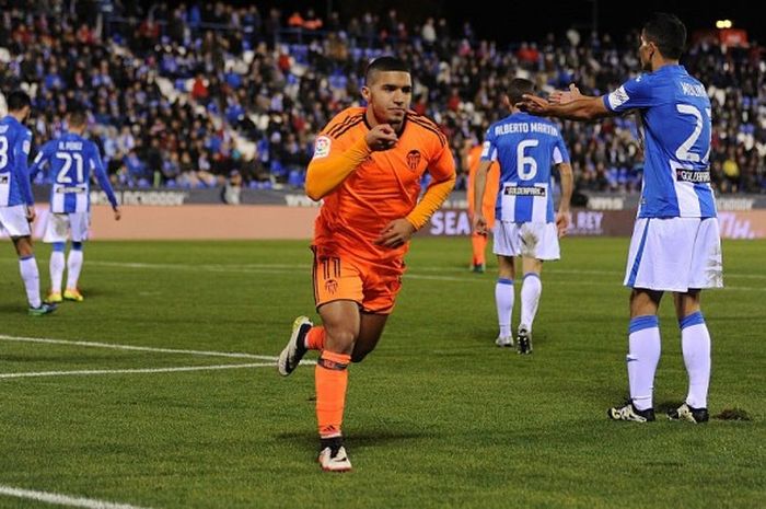 Pemain Valencia, Zakaria Bakkali, mencetak gol yang memastikan kemenangan 3-1 timnya atas Leganes di leg pertama babak 32 besar Copa del Rey di Stadion Municipal de Butarque, Selasa (29/11/2016) waktu setempat.