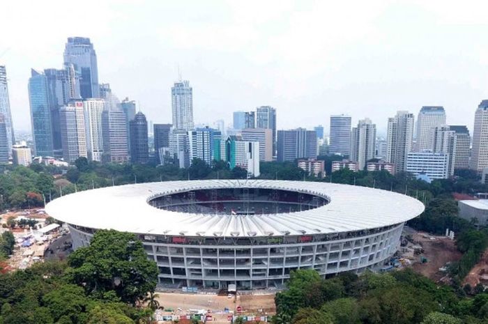 Gelora Bung Karno, Senayan, Jakarta, saat sedang direnovasi. Stadion kebanggaan rakyat Indonesia ini akan bersolek dan bersiap untuk penyelenggaran Asian Games 2018.