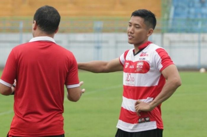 Gelandang pinjaman Madura United, Ahmad Bustomi salah satu pemain yang pernah memperkuat Mitra Kukar.