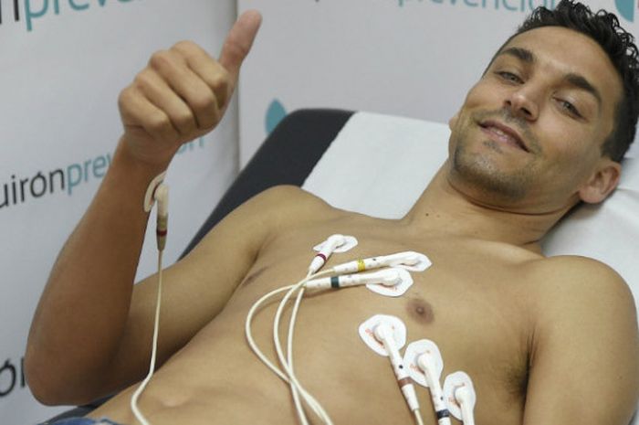 Jesus Navas saat menjalani tes medis di Sevilla.