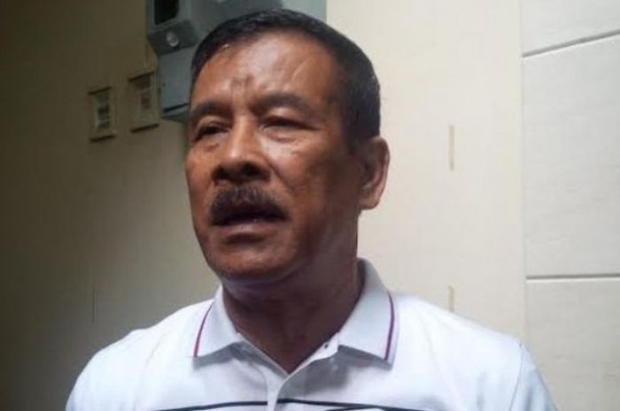 Manajer Persib, Umuh Muchtar ingin laga Persib kontra Arema mundur karena pelaksanaan PON 2016. 