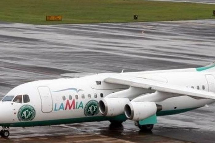 Foto pesawat Lamia tipe RJ85 yang mengangkut para anggota tim Chapecoense.