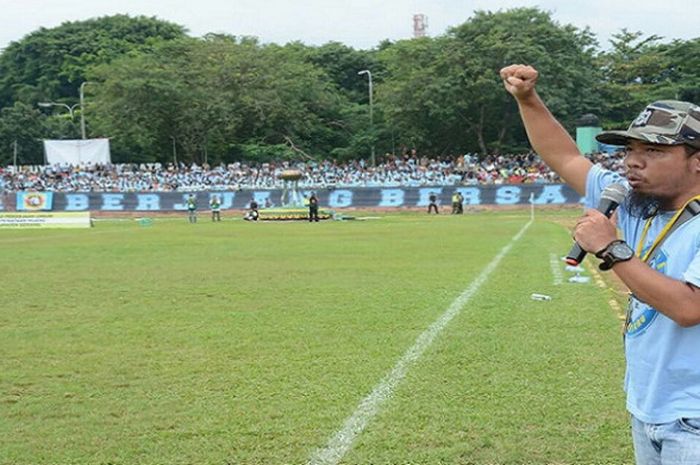 Ketua Umum Bala Singa Ndaru, suporter Perserang Serang, Daeng.