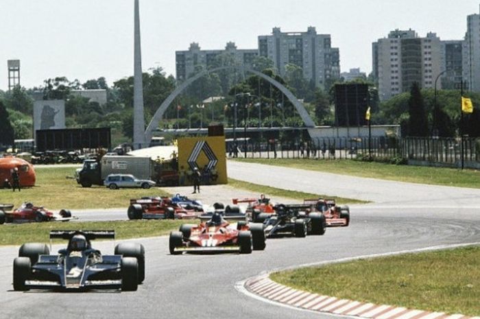 Suasana balapan di Autodromo Juan y Oscar Galvez, Buenos Aires, Argentina.
