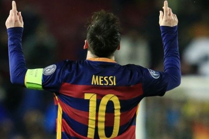 Ikon Barcelona, Lionel Messi, merayakan gol yang dia cetak ke gawang Arsenal dalam laga leg kedua babak 16 besar Liga Champions di Stadion Camp Nou, Barcelona, Spanyol, 16 Maret 2016.