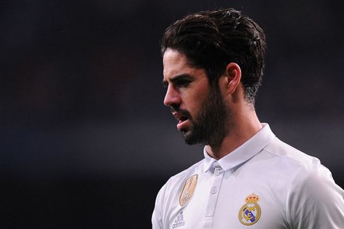 Pemain Real Madrid, Isco, beraksi dalam pertandingan La Liga kontra Real Sociedad di Stadion Santiago Bernabeu, Madrid, Spanyol, pada 29 Januari 2017.