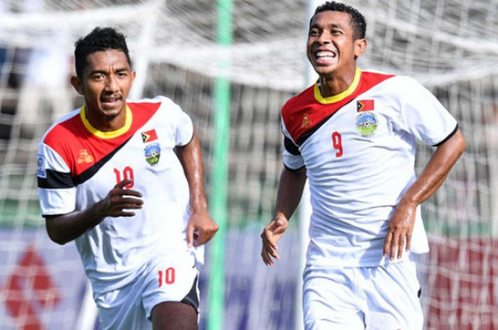 Striker Rufino Gama (kanan) saat masih membela timnas U-19 Timor Leste pada 2016. 