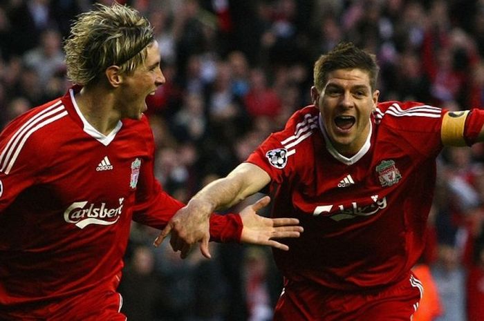 Ekspresi Fernando Torres dan Steven Gerrard usai membuka keunggulan Liverpool atas Chelsea di laga perempat final Liga Champions, 8 April 2009.