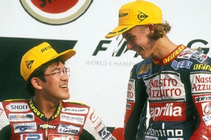 Noboru Ueda dan Valentino Rossi pada tahun 1997.