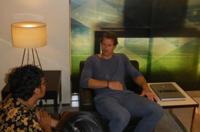 Jens Lehmann saat diwawancarai oleh JUARA di Wisma Atria kawasan perbelanjaan Orchard Road, Singapura (28/8/2016).