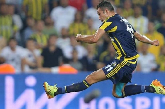 Penyerang Fenerbahce Robin van Persie masih belum mencetak gol lagi bagi klubnya di Liga Europa. Saat Fenerbahce menjamu Braga, klub Turki itu hanya menang 1-0, Kamis (10/3/2016).