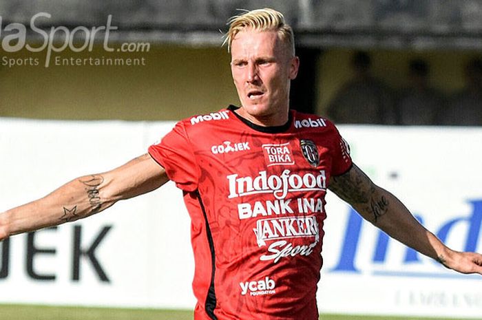 Aksi marque player Bali United, Nick Van der Velden, saat tampil dalam laga Liga 1.