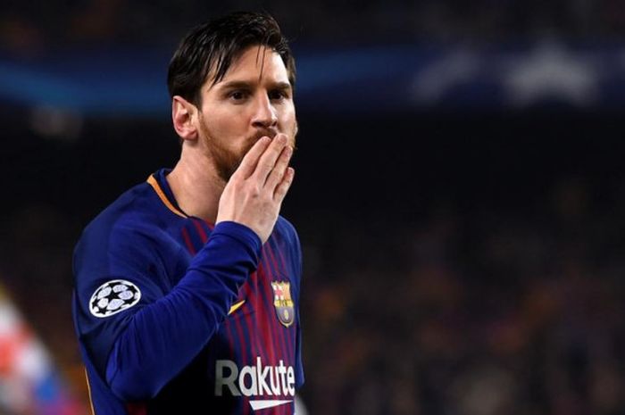 Selebrasi penyerang FC Barcelona, Lionel Messi, saat merayakan gol ke gawang Chelsea dalam laga leg 2 babak 16 besar Liga Champions 2017-2018 di Stadion Camp Nou, Barcelona, Spanyol, pada Rabu (14/3/2018).