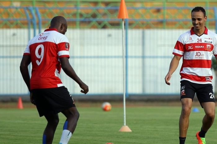 Marquee player Madura United, PeterOdenwinge dalam sesi latihan pada hari Rabu (12/04/2017)