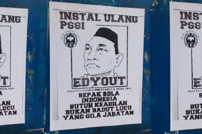 Pamflet hujatan kepada PSSI terpampang jelas di tempat-tempat umum yang berada di Kota Bandung.