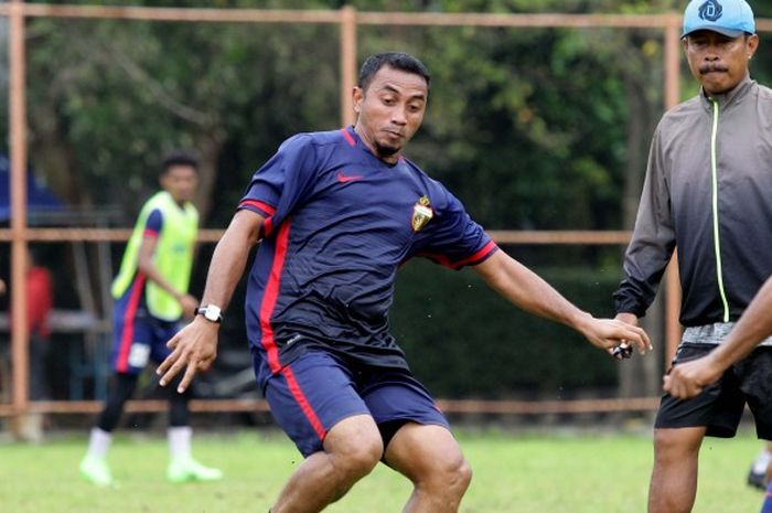 Pemain Bhayangkara FC, Firman Utina