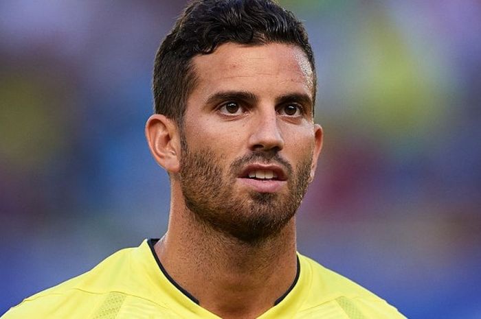 Mateo Musacchio saat  berpose menjelang sepak mula duel Liga Champions antara Villarreal lawan AS Monaco di Stadion El Madrigal, 17 Agustus 2016.