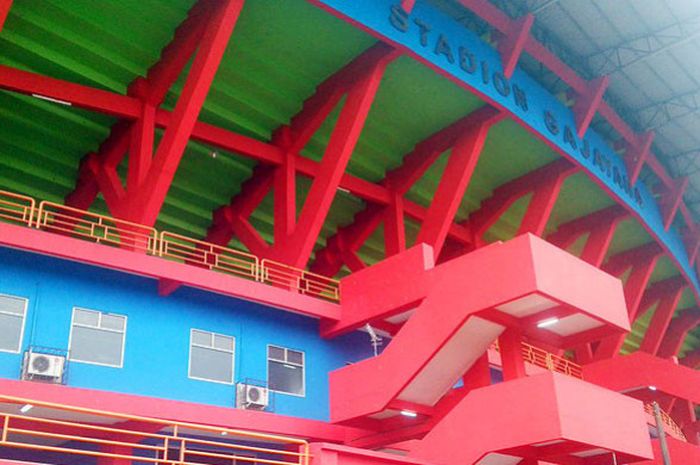 Tampak muka Stadion Gajayana yang terletak di pusat kota Malang pasca renovasi.
