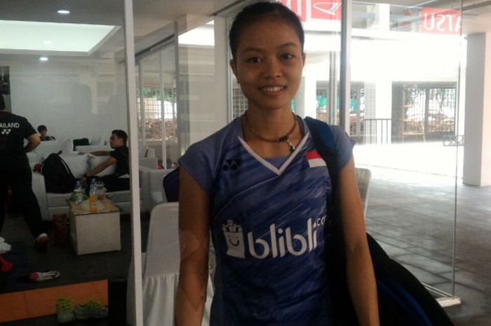 Pebulu tangkis tunggal putri nasional, Fitriani, berpose seusai menjawab pertanyaan wartawan di area mixed zone turnamen Indonesia Masters 2018 yang digelar di Istora Senayan, Jakarta, Kamis (25/1/2018).