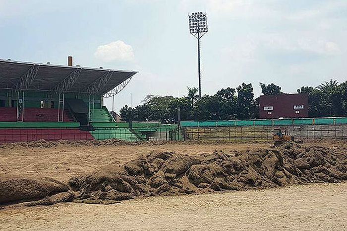 Stadion Teladan, Medan, sedang direnovasi.