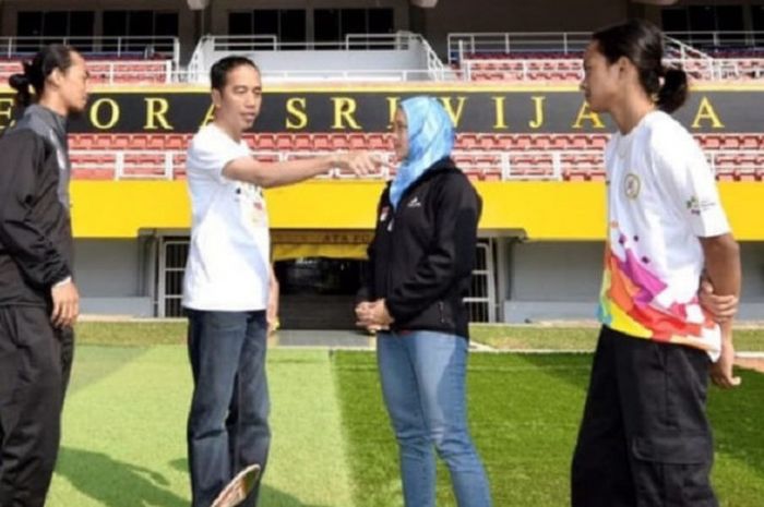 Presiden RI Jokowi ketika meninjau venue skateboard untuk Asian Games 2018 di Jakabaring Sports Center.