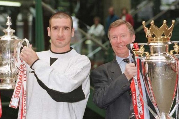 Eric Cantona dan Sir Alex Ferguson saat memenangi Piala FA dan Premier League di Manchester United.