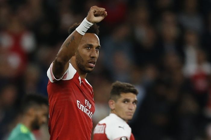 Penyerang Arsenal, Pierre-Emerick Aubameyang, merayakan gol yang dicetak ke gawang Vorskla dalam laga Grup E Liga Europa di Stadion Emirates, London, Inggris pada 20 September 2018.