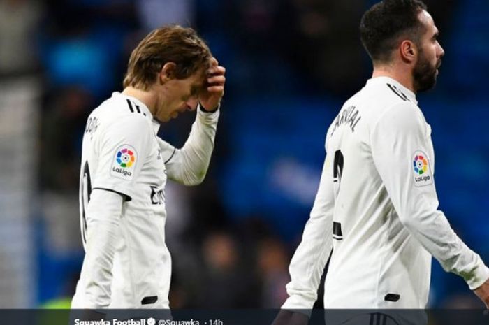 Luka Modric (kiri) dan Dani Carvajal tertunduk lesu dalam partai di mana Real Madrid dikalahkan Real Sociedad dalam lanjutan Liga Spanyol di Santiago Bernabeu, Madrid, 6 Januari 2019.