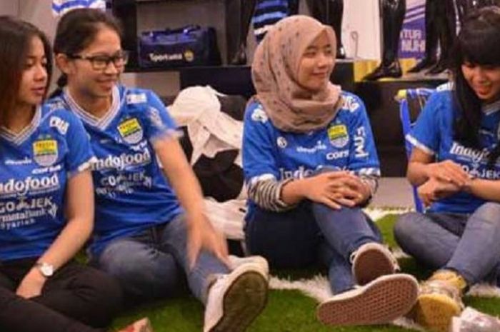 Persib Bandung, rilis jersey anyar khusus wanita edisi 2018 di merchandise store, Kamis (17/5/2018)