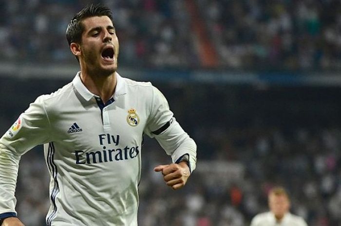  Aksi selebrasi penyerang Real Madrid, Alvaro Morata, selepas menjebol gawang Celta de Vigo di Santiago Bernabeu, Madrid, 27 Agustus 2016. 