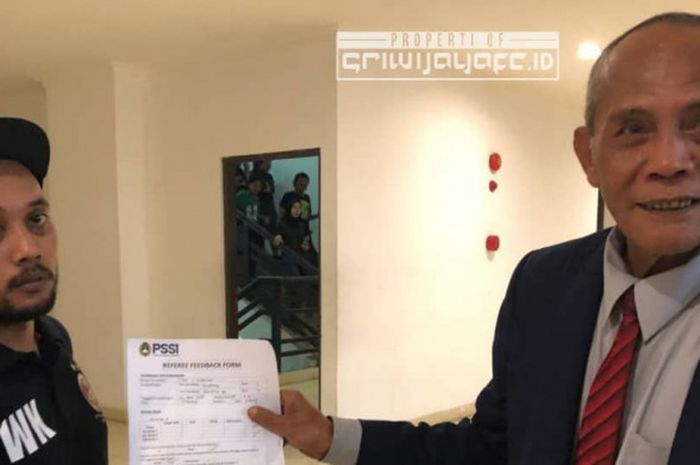 Sriwijaya FC ajukan protes lewat surat yang di layangkan secara resmi oleh Media Officer Fajar Wiko kepada pengawas pertandingan Persebaya Vs Sriwijaya FC.