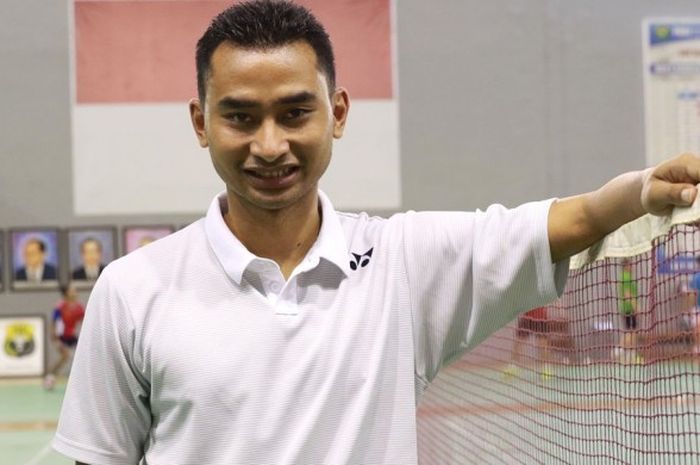 Pebulu tangkis tunggal putra Indonesia, Tommy Sugiarto, berfoto di lapangan pelatnas Cipayung, Jakarta Timur, Rabu (27/7/2016).