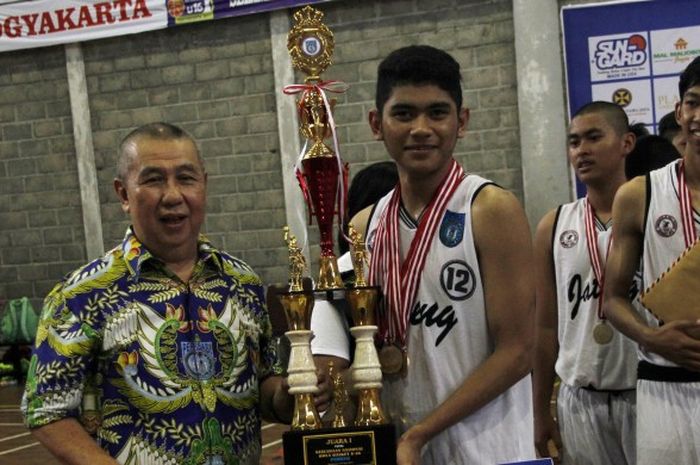Tim putra Jateng, juara Kejurnas Bola Basket U-16.
