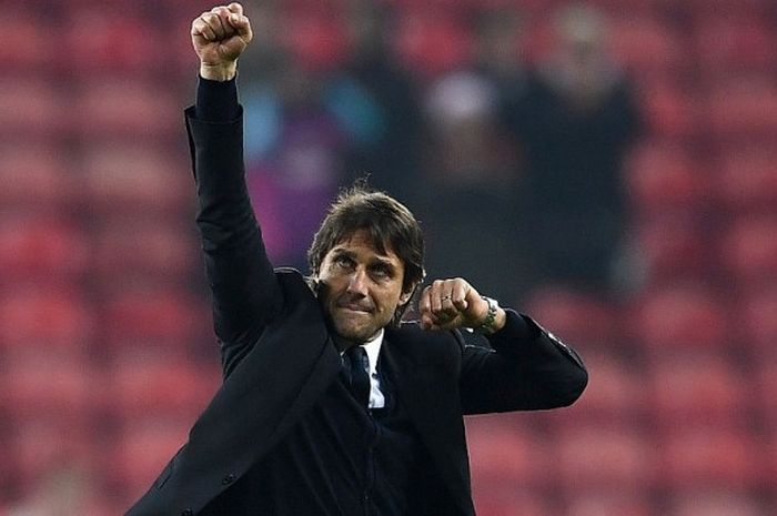 Kebahagiaan manajer Chelsea, Antonio Conte, seusai timnya mengalahkan Sunderland 1-0 pada pekan ke-16 Premier League di Stadium of Light, Rabu (14/12/2016)
