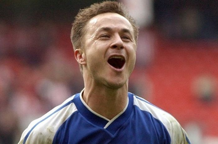 Dennis Wise kala bermain bersama Milwall.