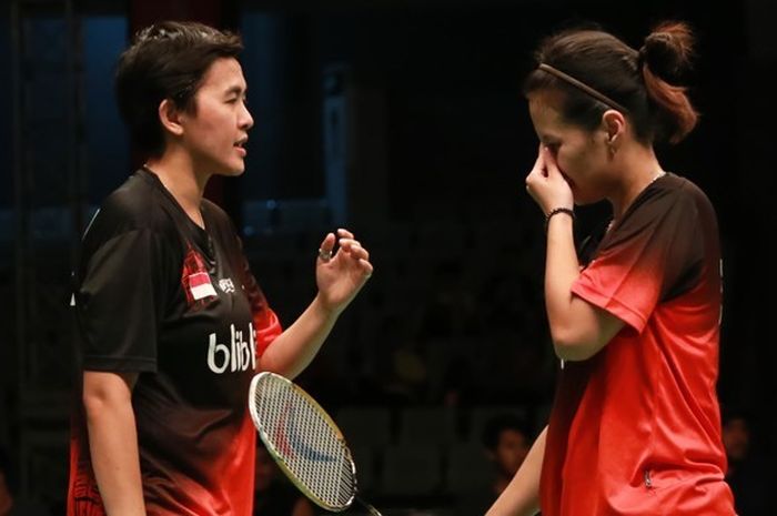 Pemain ganda Indonesia, Vita Marissa (kiri) ketika tampil di babak semifinal Indonesian Masters bersama Komala Dewi di GOR Cakrawala, Malang, 5 Desember 2015