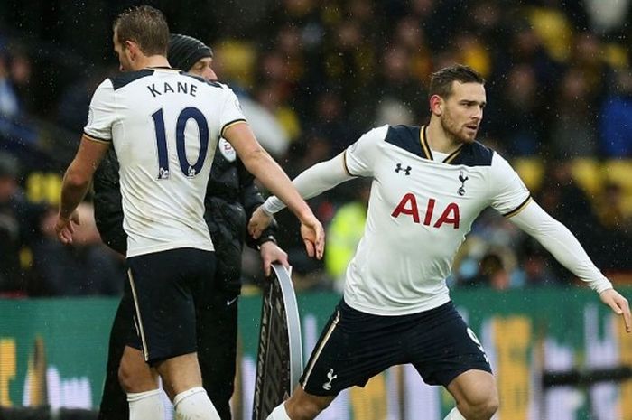 Striker Tottenham, Harry Kane, digantikan oleh Vincent Janssen pada laga kontra Watford di Vicarage Road, Minggu (1/1/2017).