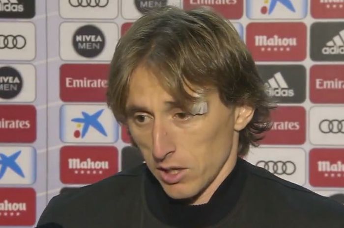 Gelandang Real Madrid, Luka Modric, dalam wawancara purnalaga pekan ke-20 Liga Spanyol melawan Sevilla, Sabtu (19/1/2019) di Stadion Santiago Bernabeu