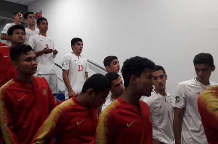 Suasana persiapan tim nasional (timnas) U-16 Indonesia saat melawan timnas U-16 Iran di Piala Asia U-16 2018 di Stadion Nasional Bukit Jalil, Malaysia, Jumat (21/9/2018).