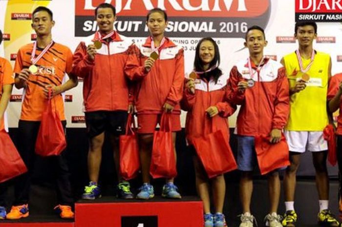 Para juara ganda campuran taruna Sirkuit Nasional Seri Lampung 2016.