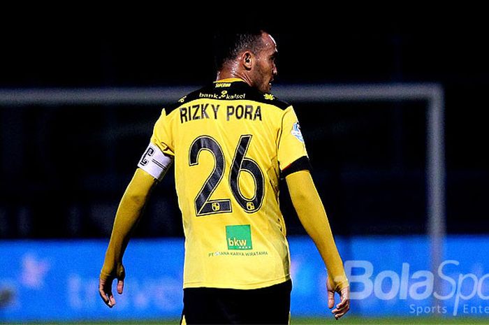  Kapten Barito Putra, Rizky Pora, saat tampil melawan Arema FC dalam laga pekan ke-5 Liga 1 di Stadi